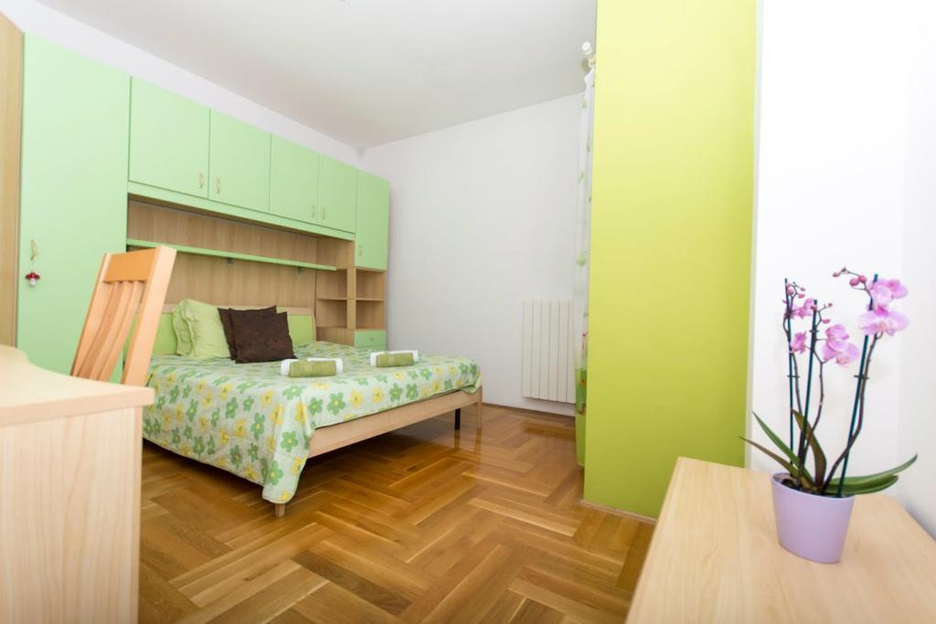 Apartments Meri Seget Vranjica Exterior photo