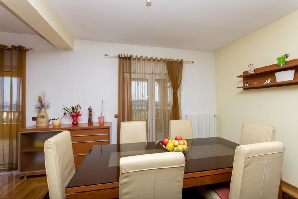 Apartments Meri Seget Vranjica Exterior photo