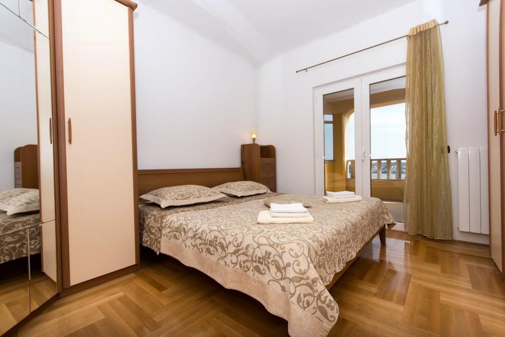 Apartments Meri Seget Vranjica Exterior photo