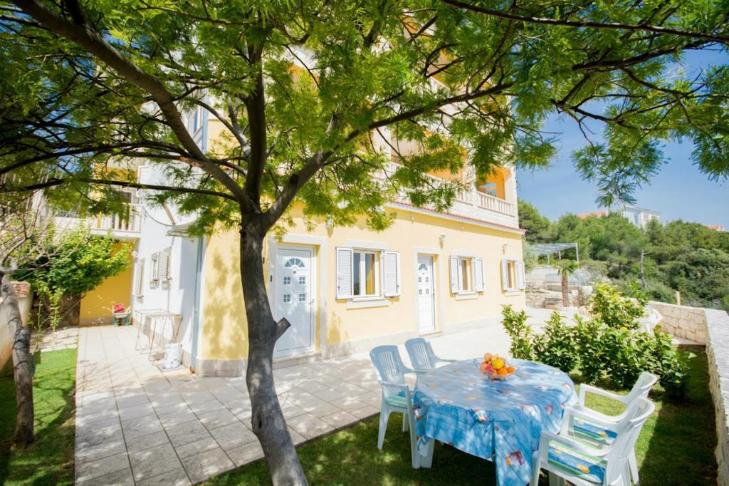 Apartments Meri Seget Vranjica Exterior photo