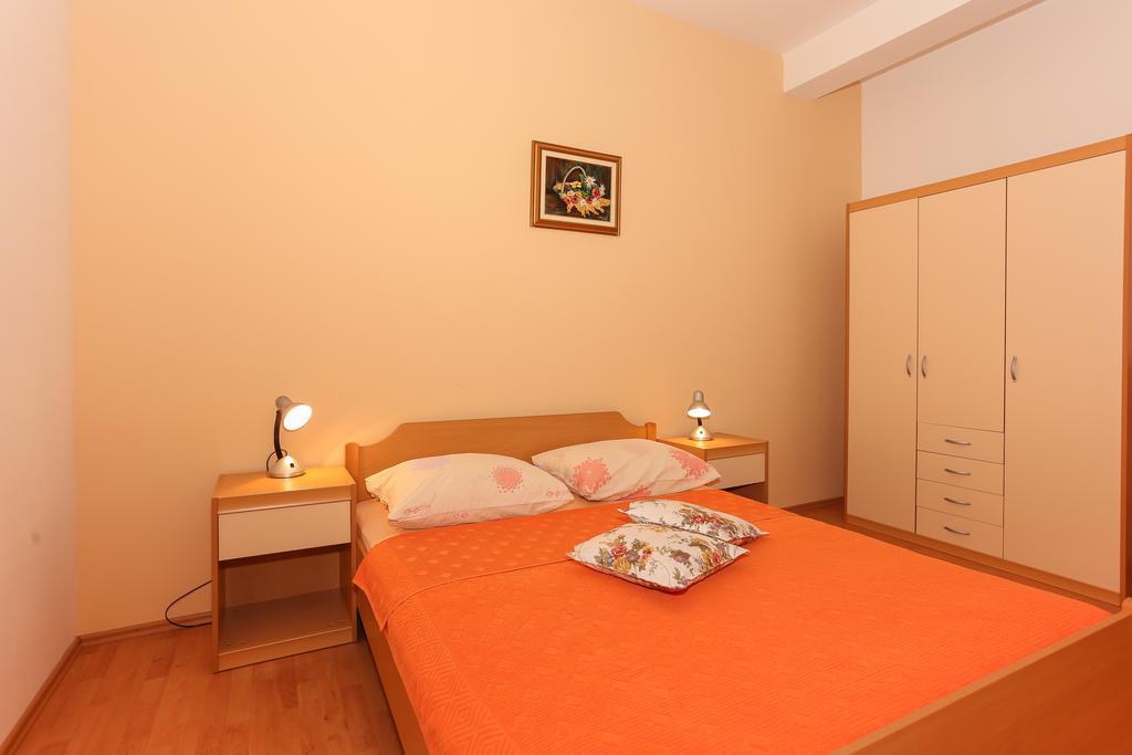 Apartments Meri Seget Vranjica Exterior photo