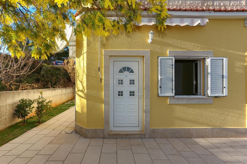 Apartments Meri Seget Vranjica Exterior photo