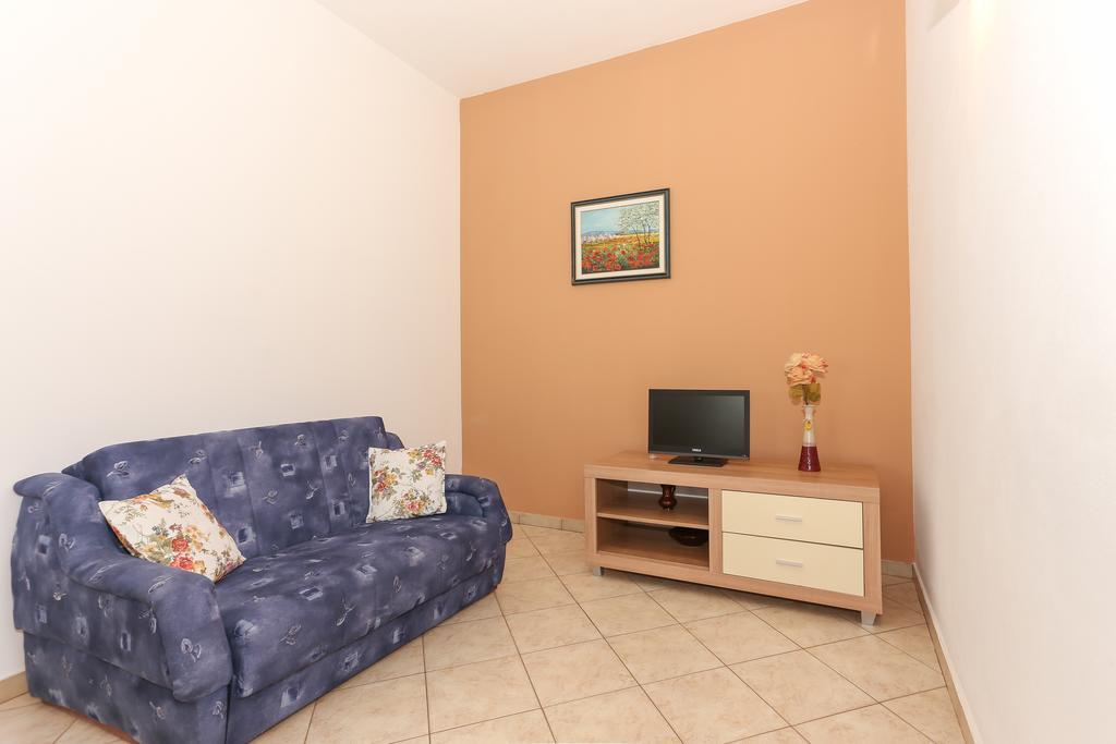 Apartments Meri Seget Vranjica Exterior photo
