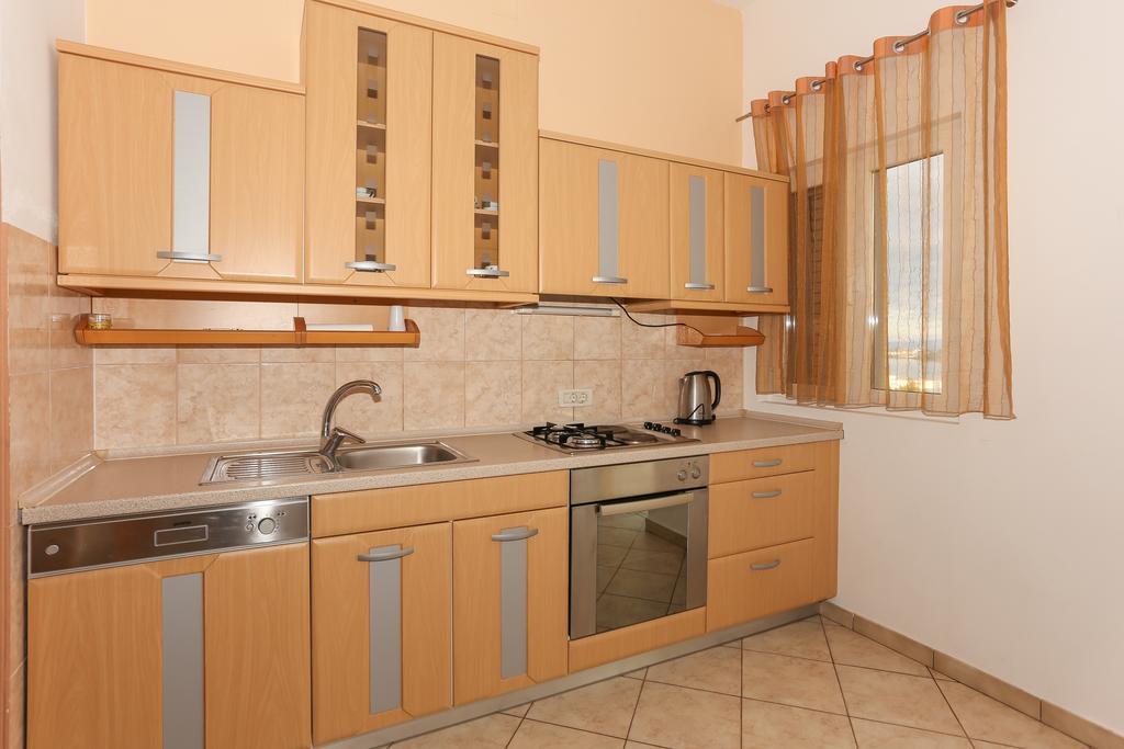Apartments Meri Seget Vranjica Exterior photo