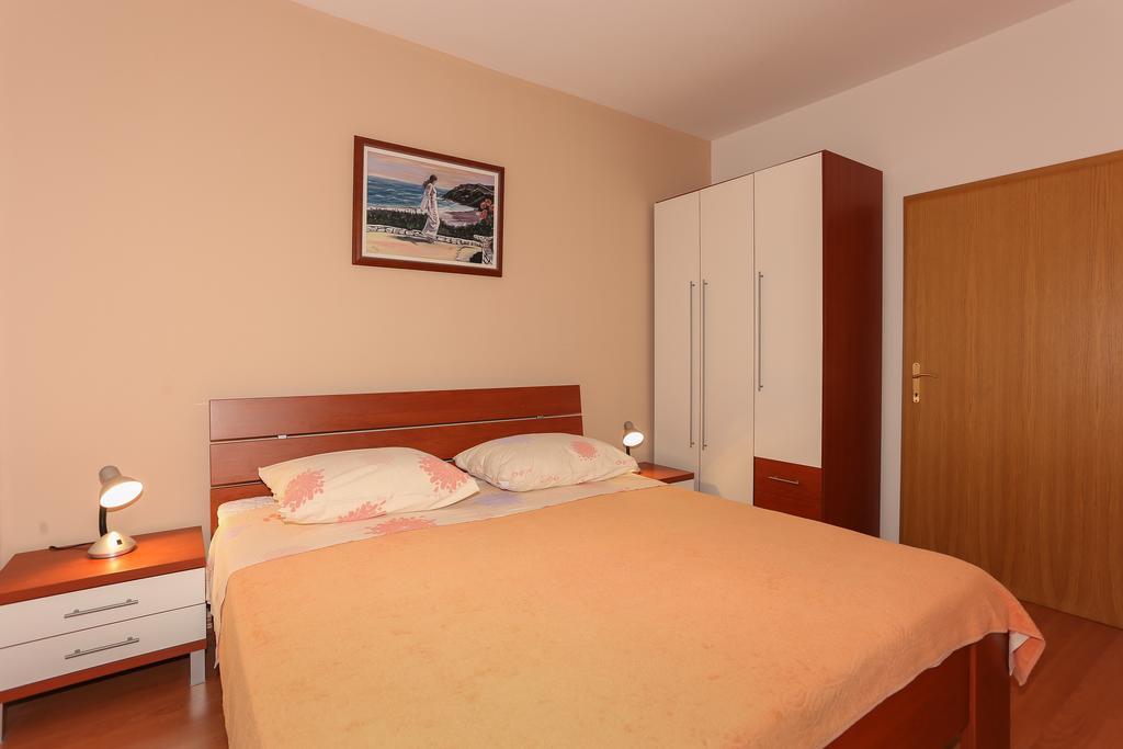 Apartments Meri Seget Vranjica Exterior photo